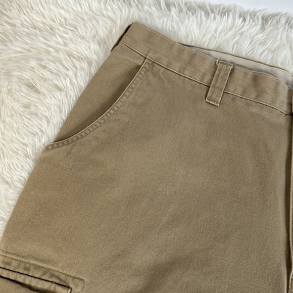 Tommy Hilfiger Beige/Tan Cargo Utility Shorts - Picture 3 of 11
